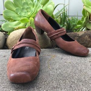 Paul Green Munchen Mary Jane kitten heel shoes